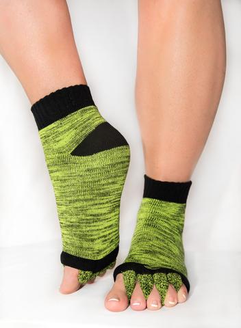 Toe Alignment Socks: open toe design allows for easy grounding